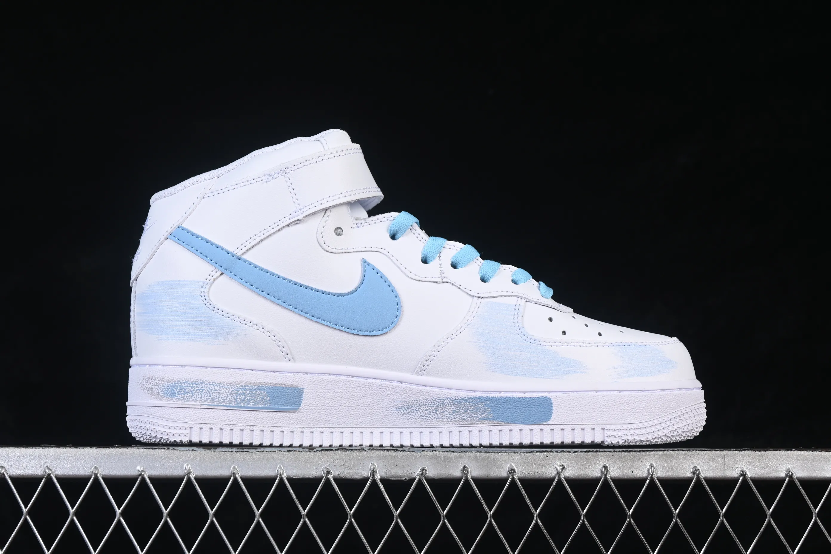 All categories Nk Air Force 1 Air Force series Nk Air Force 1 Mid Air Force mid-top Nike Air Force 1'07 Mid broken hook inkjet Air Force 1 mid-top casual sneakers ZH0316-124